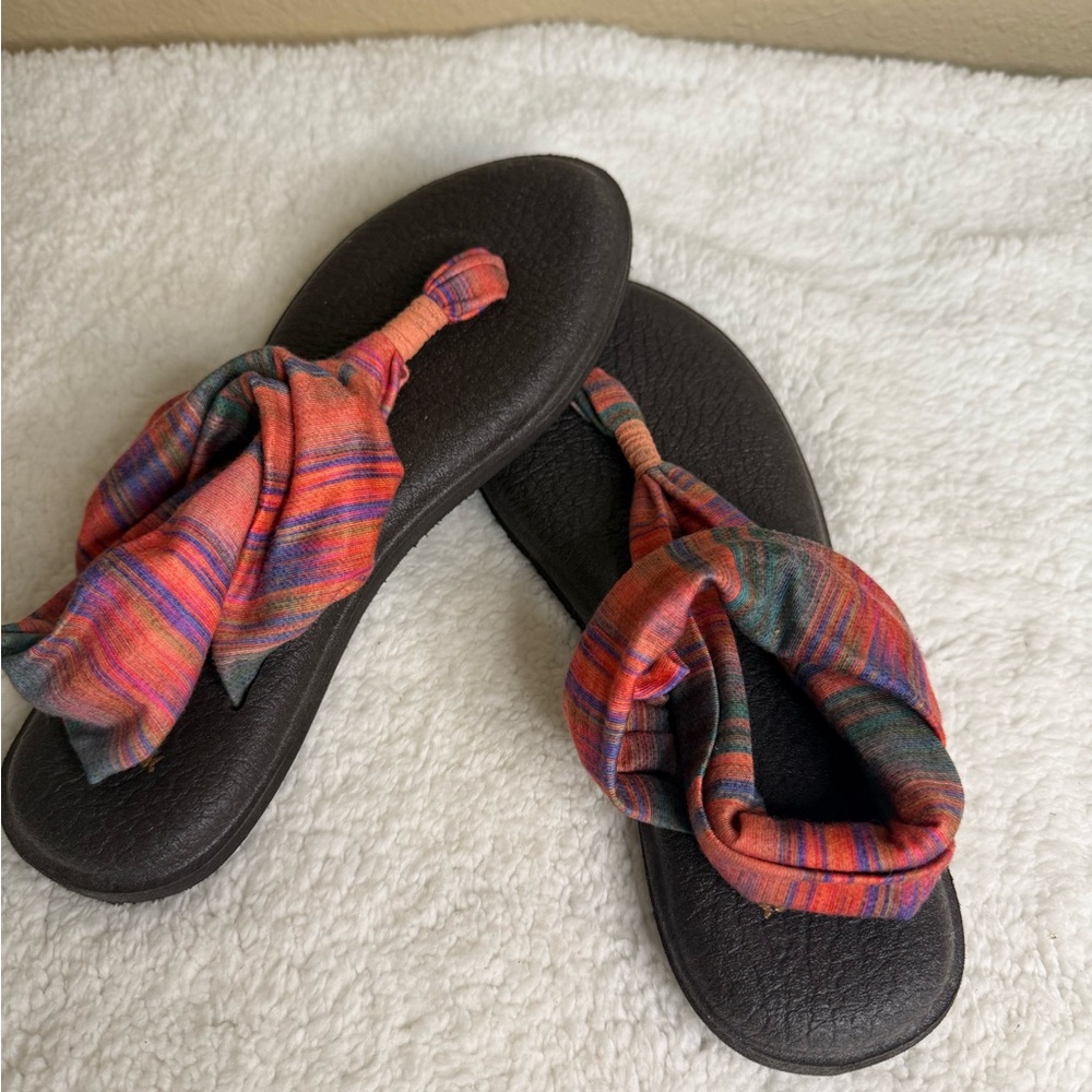 Sanuk Women's Red Plaid Sandals - Picture 5 of 7
